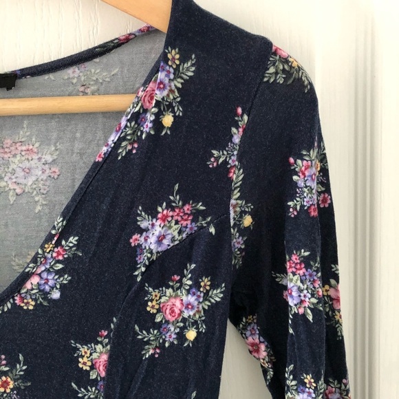 FOREVER 21 Long sleeve floral dress  size S - Picture 5 of 7